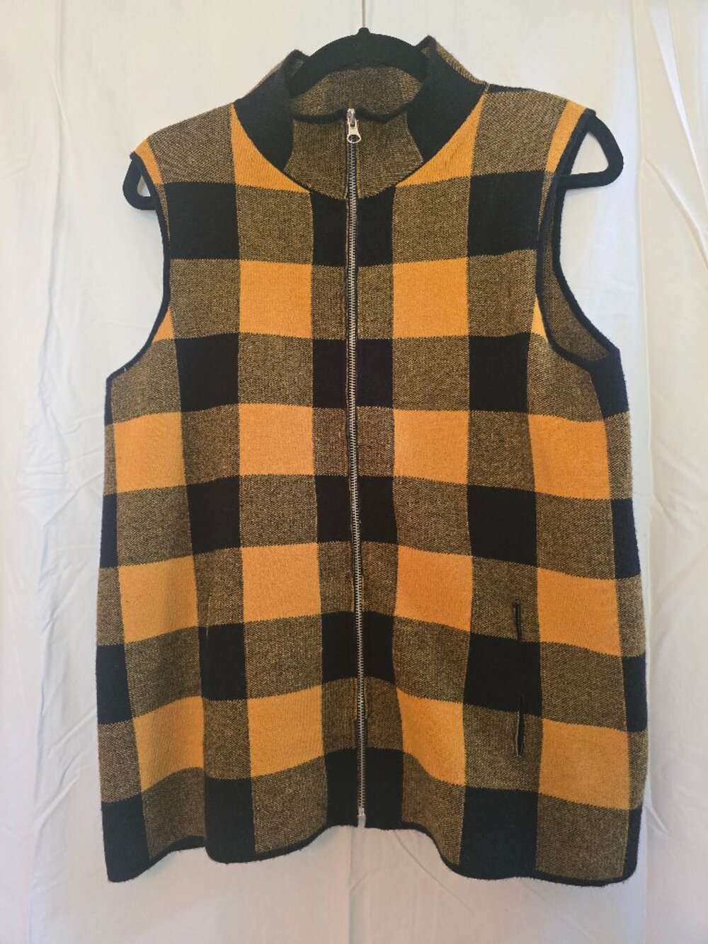 Plaid Vest .  Size M